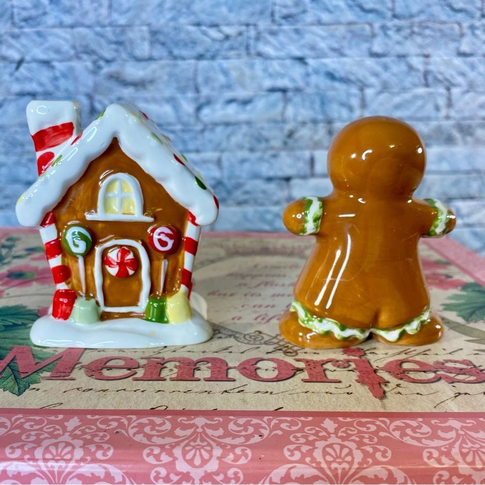 Gingerbread Salt Pepper Shaker Holiday Decor Christmas Whimsical Table Playful - Picture 4 of 6